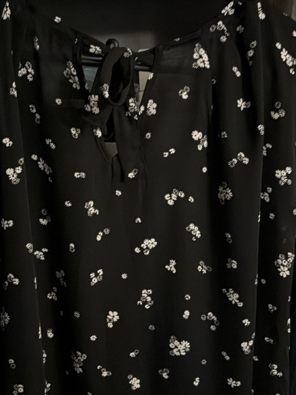 Lauren Conrad Black Floral Tie-Neck Blouse Size XL